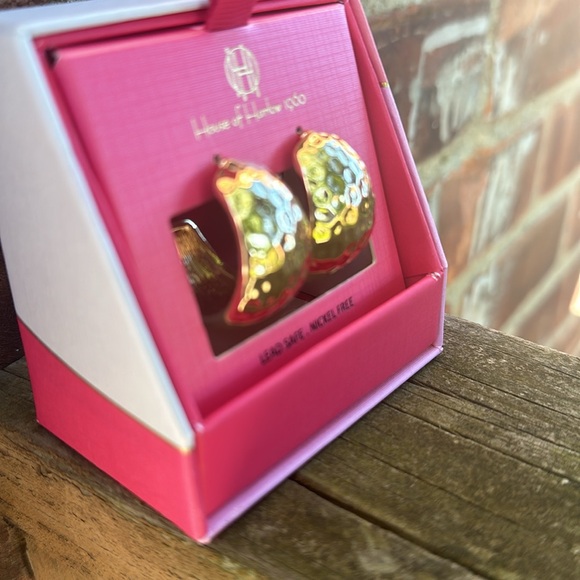 NWT House of Harlow 1960 Hammered Texture Gold Hoops NWT - Picture 2 of 4